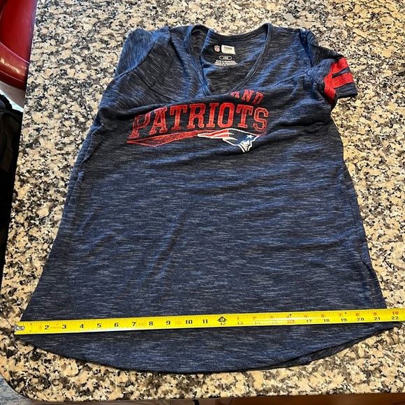 NFL Team Apparel New England Patriots Blue Heathered V-Neck T - Shirt - Picture 7 of 11